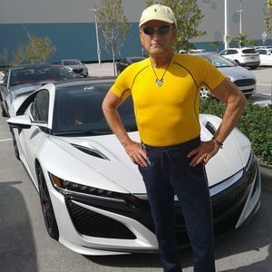 Meet your Posher, Elias